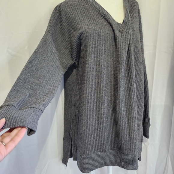 Lildy Size L/XL Solid Waffle Knit Tunic - Picture 4 of 10